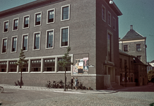115644 Gezicht op de, aan de Korte Minrebroederstraat gelegen, nieuwe vleugel van het Stadhuis (Stadhuisbrug 1) te Utrecht.